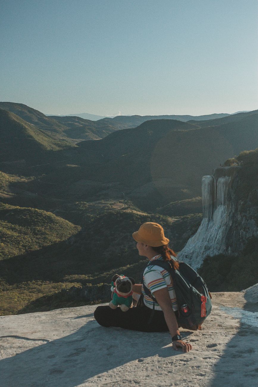 Viajera disfrutando del paisaje en México